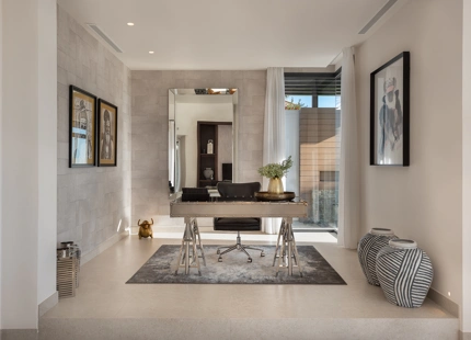 LUXURIOUS FRONTLINE GOLF VILLA FOR SALE IN NUEVA ANDALUCIA