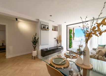 APARTAMENTO COMPLETAMENTE AMUEBLADO CON VISTAS AL MAR EN VENTA EN MARBELLA CENTRO