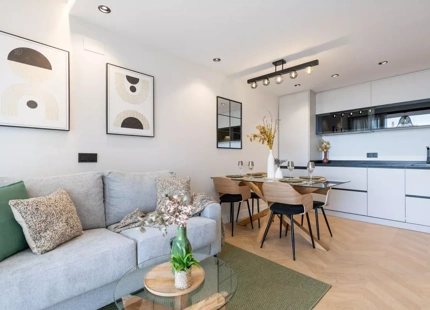 APARTAMENTO COMPLETAMENTE AMUEBLADO CON VISTAS AL MAR EN VENTA EN MARBELLA CENTRO