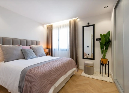 APARTAMENTO COMPLETAMENTE AMUEBLADO CON VISTAS AL MAR EN VENTA EN MARBELLA CENTRO