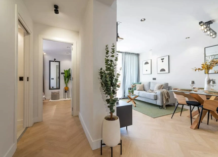 APARTAMENTO COMPLETAMENTE AMUEBLADO CON VISTAS AL MAR EN VENTA EN MARBELLA CENTRO