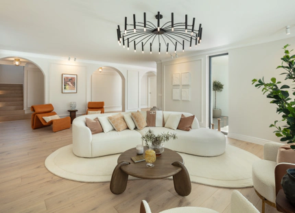 VILLA ÚNICA CON ESTILO ELEGANTE EN VENTA EN NUEVA ANDALUCÍA