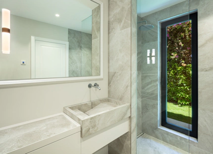 VILLA ÚNICA CON ESTILO ELEGANTE EN VENTA EN NUEVA ANDALUCÍA
