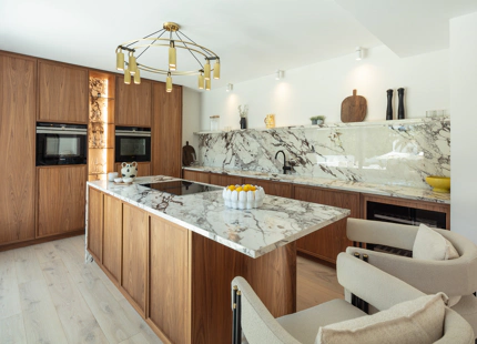 VILLA ÚNICA CON ESTILO ELEGANTE EN VENTA EN NUEVA ANDALUCÍA
