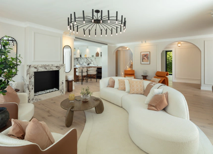 VILLA ÚNICA CON ESTILO ELEGANTE EN VENTA EN NUEVA ANDALUCÍA