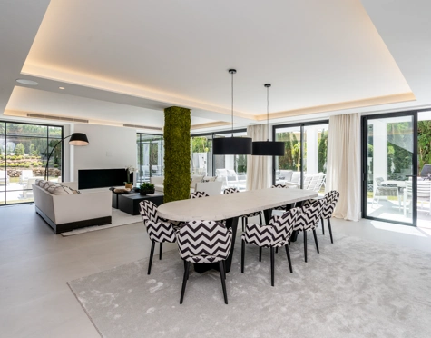Villa en venta en Las Brisas, Nueva Andalucia