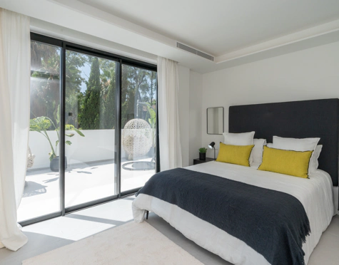 Villa en venta en Las Brisas, Nueva Andalucia