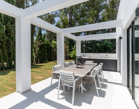 Villa en venta en Las Brisas, Nueva Andalucia