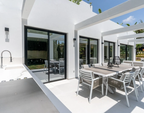 Villa en venta en Las Brisas, Nueva Andalucia