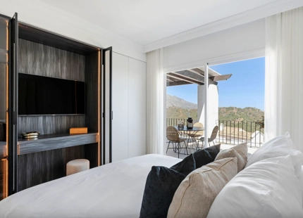ÁTICO ELEGANTE EN VENTA EN ALTOS DE LA QUINTA, BENAHAVÍS