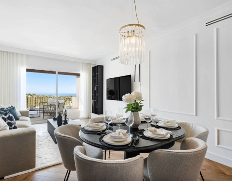 ÁTICO ELEGANTE EN VENTA EN ALTOS DE LA QUINTA, BENAHAVÍS