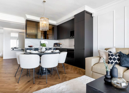 ÁTICO ELEGANTE EN VENTA EN ALTOS DE LA QUINTA, BENAHAVÍS