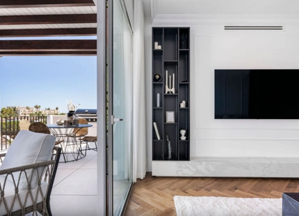 ÁTICO ELEGANTE EN VENTA EN ALTOS DE LA QUINTA, BENAHAVÍS