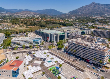 APARTAMENTO DE DISEÑO ELEGANTE EN EL CORAZÓN DE PUERTO BANÚS