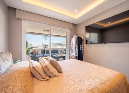 APARTAMENTO DE DISEÑO ELEGANTE EN EL CORAZÓN DE PUERTO BANÚS