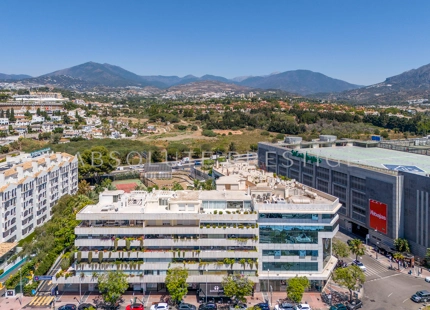 APARTAMENTO DE DISEÑO ELEGANTE EN EL CORAZÓN DE PUERTO BANÚS