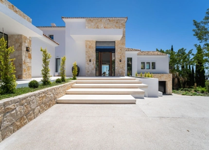 EXCLUSIVA VILLA EN VENTA EN EL HERROJO, BENAHAVIS