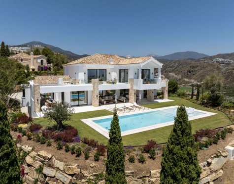 EXCLUSIVE VILLA FOR SALE IN EL HERROJO, BENAHAVIS