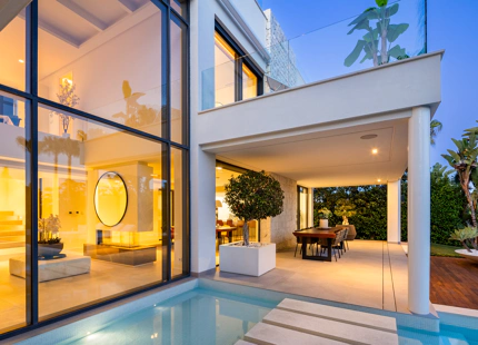 VILLA PREMIADA EN VENTA EN MARBELLA ESTE