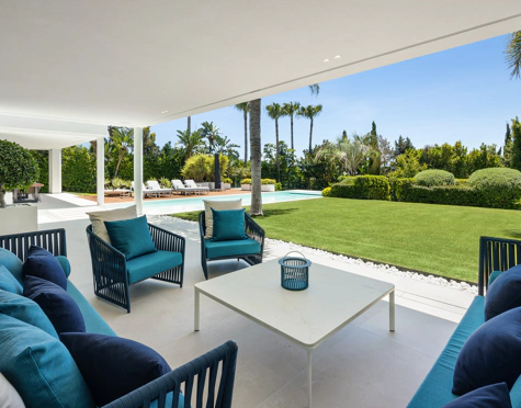 Villa for sale in Marbella Este
