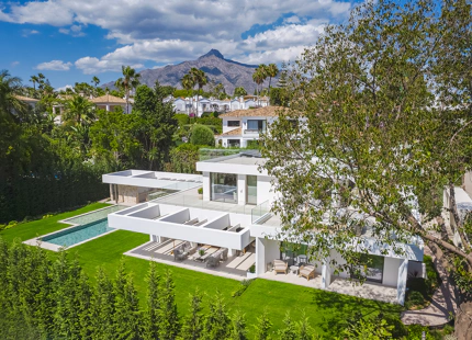 EXQUISITA VILLA EN EL CORAZÓN DE NUEVA ANDALUCÍA