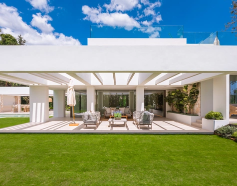 Villa for sale in Nueva Andalucia, Marbella
