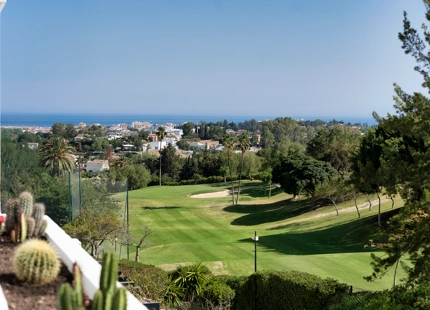 APARTAMENTO RENOVADO EN PRIMERA LINEA DE GOLF