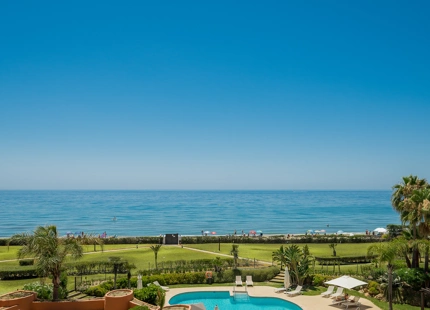 LUJOSO ÁTICO DÚPLEX CON VISTAS AL MAR EN PRIMERA LÍNEA DE PLAYA