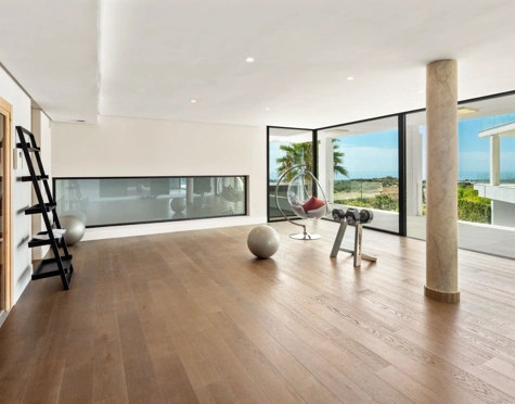 Villa for sale in Mirador del Paraiso, Benahavis