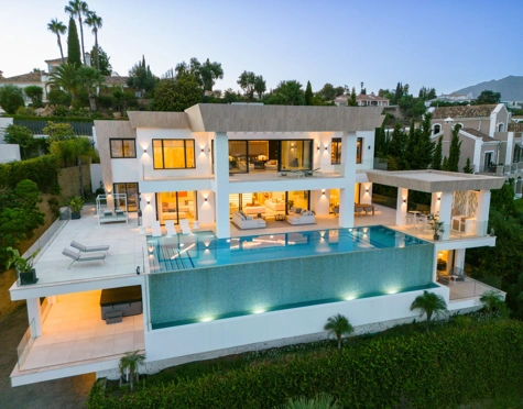 CONTEMPORARY VILLA FOR SALE IN EL PARAISO, BENAHAVIS