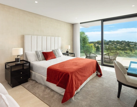 Villa for sale in Mirador del Paraiso, Benahavis