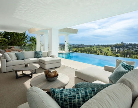 Villa for sale in Mirador del Paraiso, Benahavis