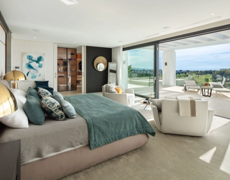 Villa for sale in Mirador del Paraiso, Benahavis