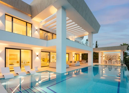 VILLA CONTEMPORÁNEA EN VENTA EN EL PARAÍSO, BENAHAVÍS
