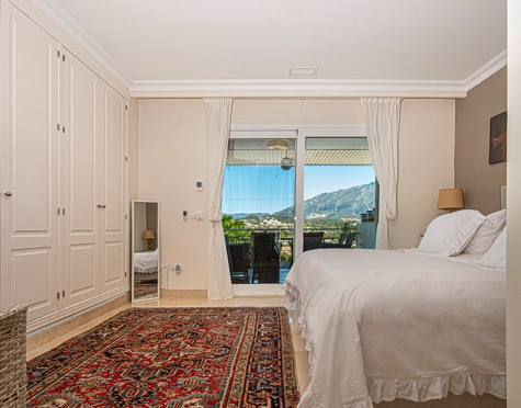 Apartment for sale in Nueva Andalucia, Marbella