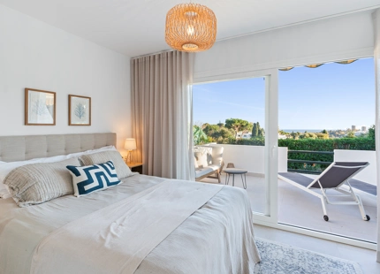 RENOVATED TOWNHOUSE IN NUEVA ANDALUCÍA WITH SEA AND LA CONCHA VIEWS