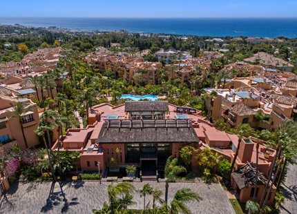 LOCAL COMERCIAL DE PRESTIGIO EN MANSION CLUB, MARBELLA GOLDEN MILE