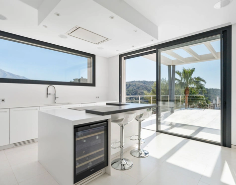 Villa for sale in Lomas de La Quinta, Benahavis