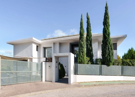 VILLA CONTEMPORÁNEA EN LOMAS DE LA QUINTA CON VISTAS PANORÁMICAS