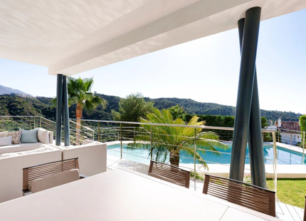 VILLA CONTEMPORÁNEA EN LOMAS DE LA QUINTA CON VISTAS PANORÁMICAS