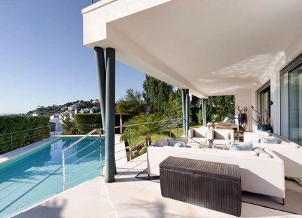 VILLA CONTEMPORÁNEA EN LOMAS DE LA QUINTA CON VISTAS PANORÁMICAS