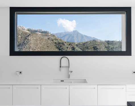 Villa for sale in Lomas de La Quinta, Benahavis