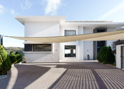 VILLA CONTEMPORÁNEA EN LOMAS DE LA QUINTA CON VISTAS PANORÁMICAS