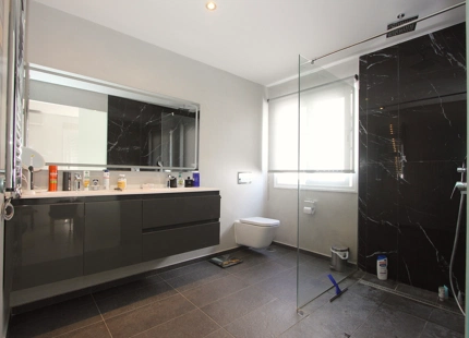 LUXURIOUS PENTHOUSE IN PRIME LOCATION