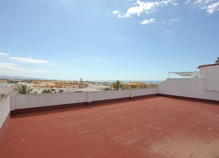 LUXURIOUS PENTHOUSE IN PRIME LOCATION
