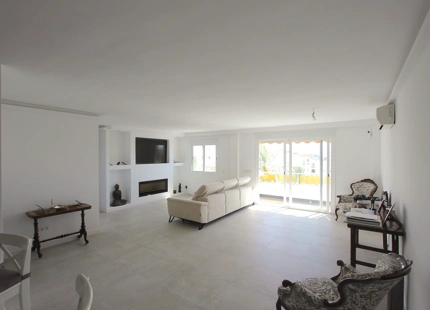 LUXURIOUS PENTHOUSE IN PRIME LOCATION