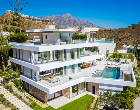 Villa for sale in Lomas de La Quinta, Benahavis