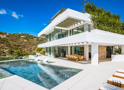 VILLA DE LUJO EN PRIMERA LÍNEA DE GOLF CON VISTAS PANORÁMICAS EN LOMAS DE LA QUINTA