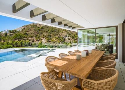 VILLA DE LUJO EN PRIMERA LÍNEA DE GOLF CON VISTAS PANORÁMICAS EN LOMAS DE LA QUINTA