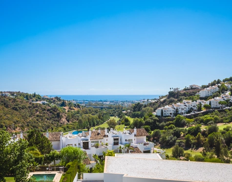 Villa for sale in Lomas de La Quinta, Benahavis